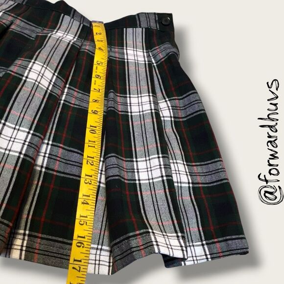 ☑️ Tommy Hilfiger Navy, Green, Red & White Plaid Tartan Skorts Girls Size 12 - Picture 10 of 11